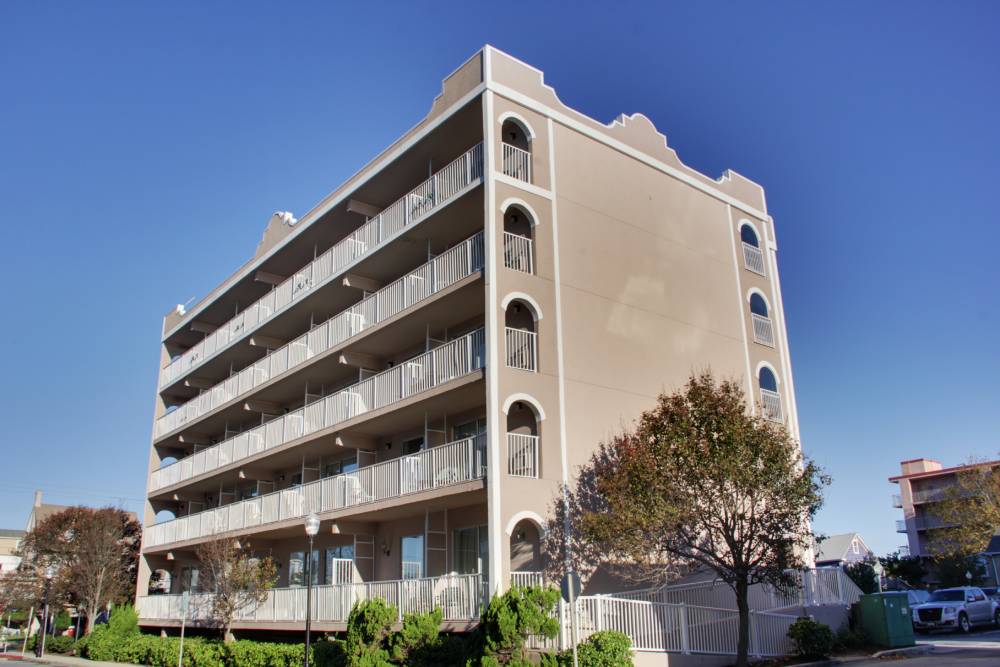 Masterjack windows and Patio Large full height windows on Comfort Inn Boardwalk